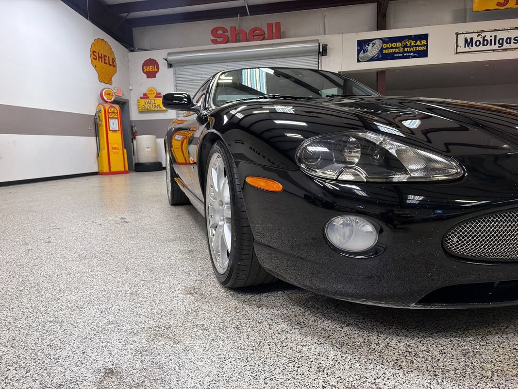 Used 2005 Jaguar XK8 Coupe RWD image 14