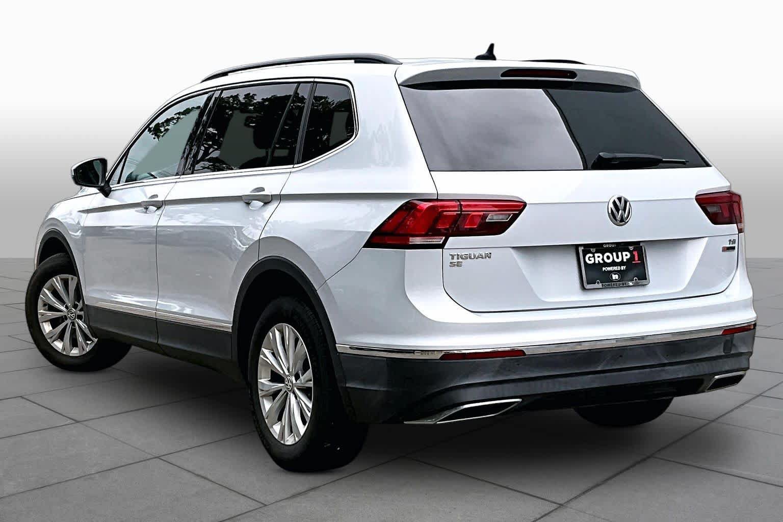 Used 2018 Volkswagen Tiguan SE w/ Panoramic Sunroof Package AWD/4WD image 12