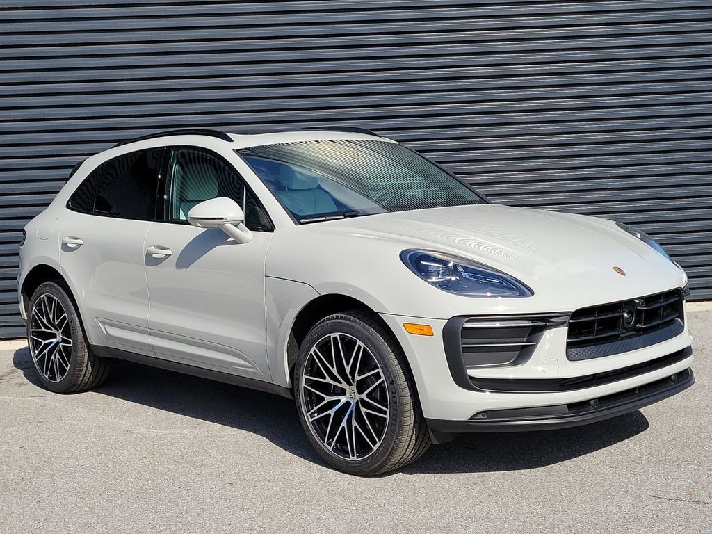 New 2026 Porsche Macan image 8