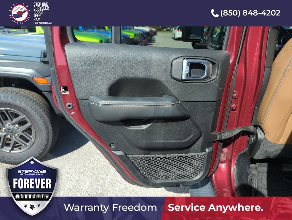 Used 2021 Jeep Wrangler Unlimited Sahara w/ Cold Weather Group AWD/4WD image 26