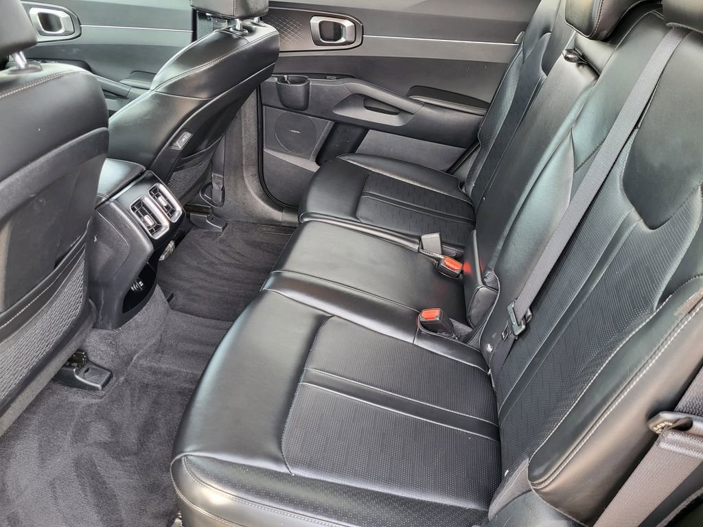 Used 2024 Kia Sorento S image 18