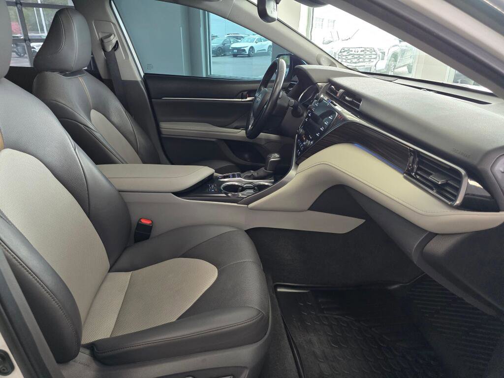 Used 2020 Toyota Camry XLE w/ Driver Assist Package FWD image 44