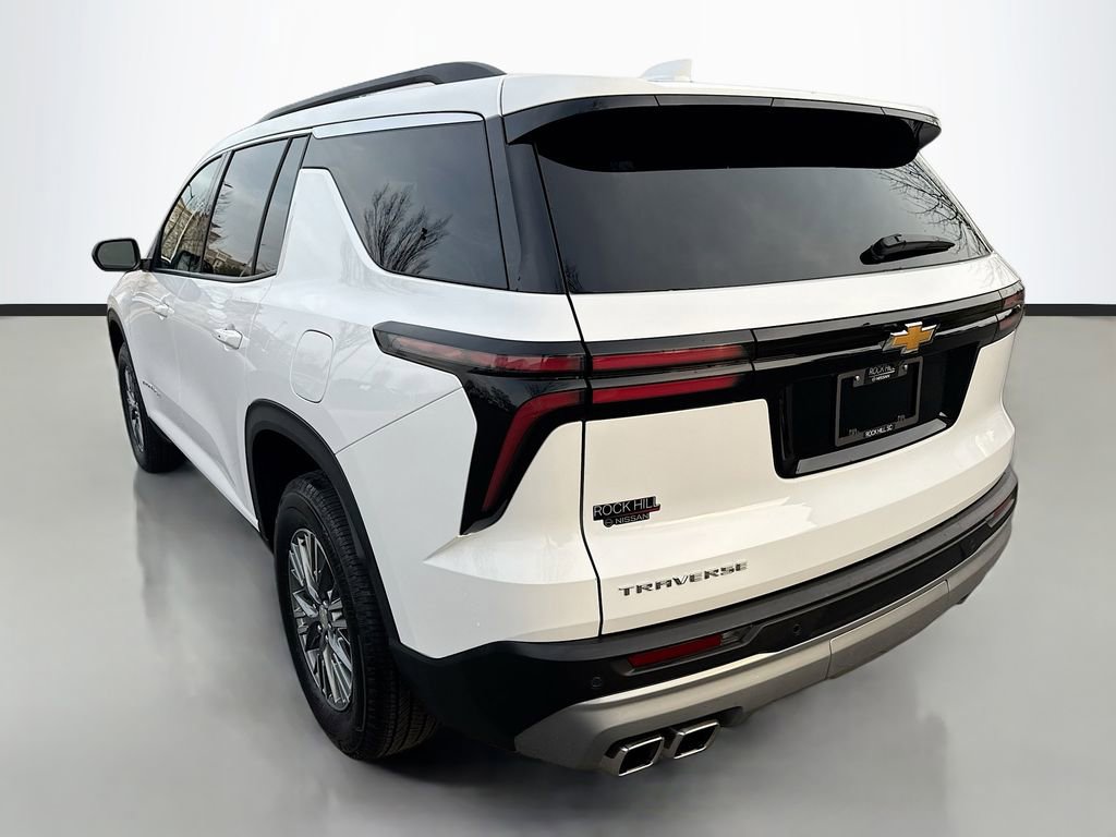 Used 2025 Chevrolet Traverse LT image 5