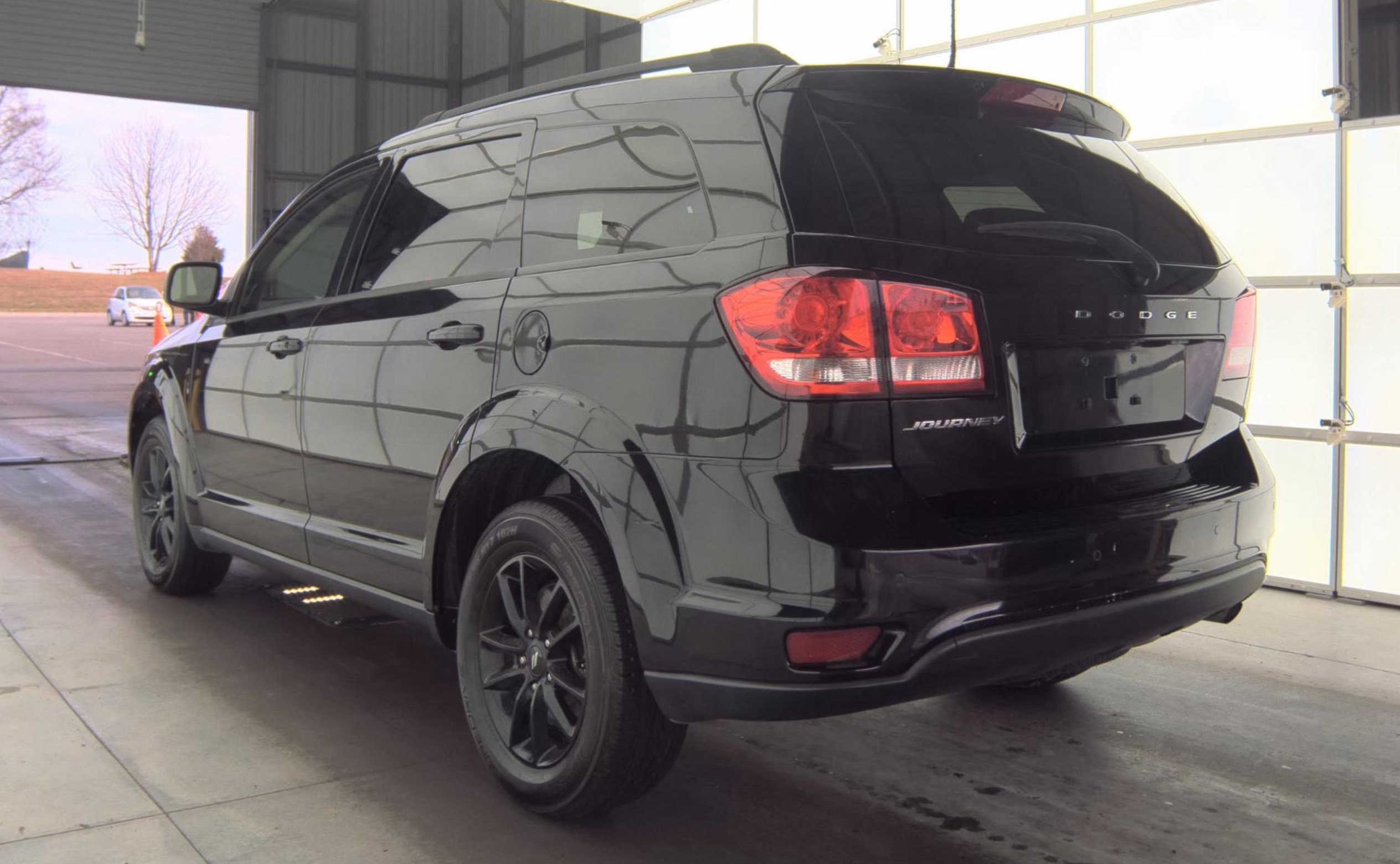 Used 2019 Dodge Journey SE image 4