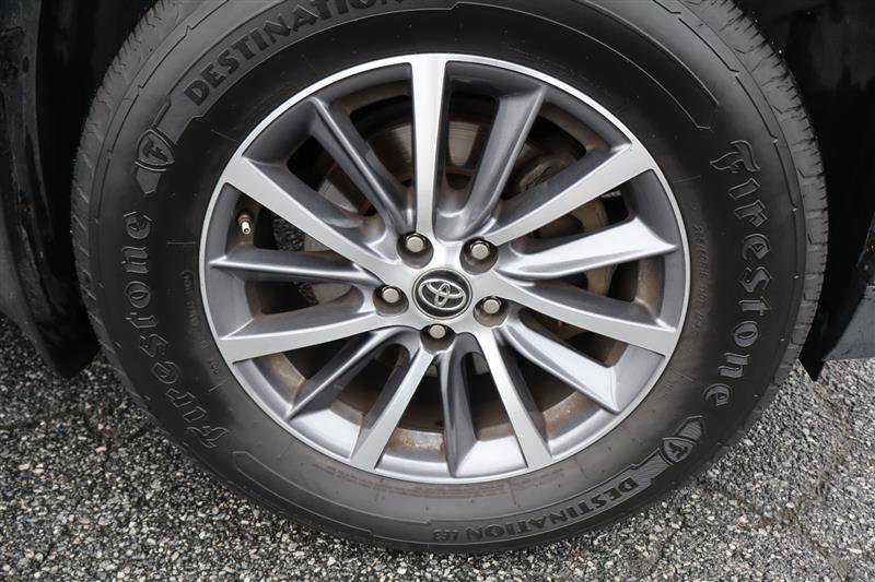 Used 2019 Toyota Highlander AWD V6 image 34