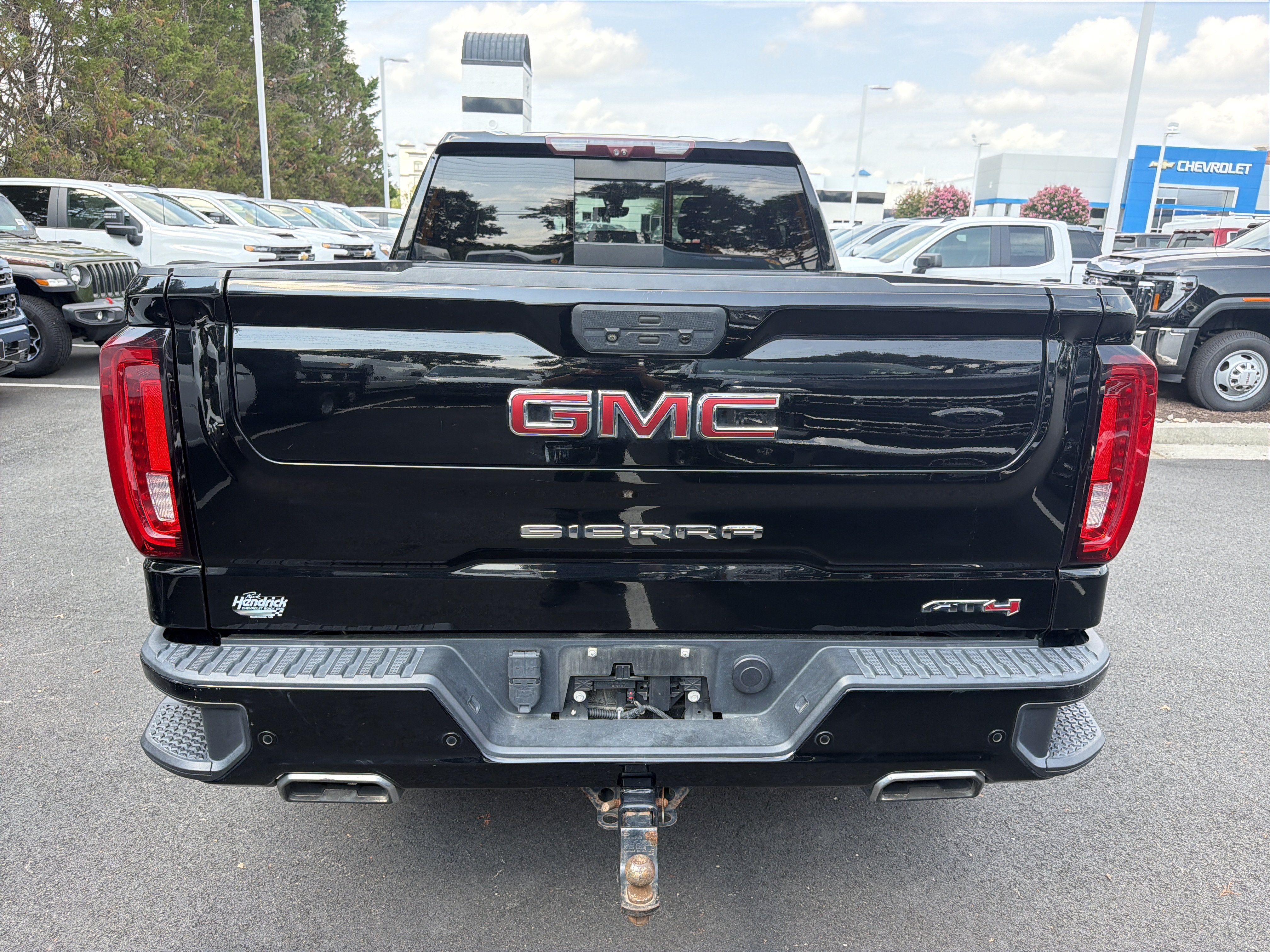 Used 2020 GMC Sierra 1500 AT4 w/ AT4 Premium Package AWD/4WD image 9