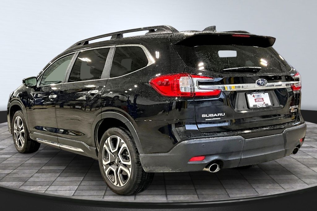 Used 2025 Subaru Ascent Touring w/ Popular Package #2 AWD/4WD image 4