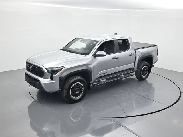 Used 2024 Toyota Tacoma TRD Off-Road AWD/4WD image 41