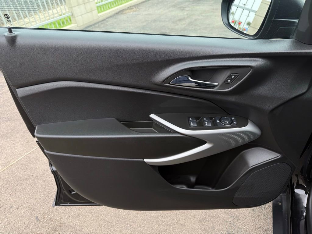 Used 2024 Chevrolet Trax LS image 17