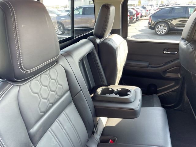 Used 2024 Nissan Frontier SL w/ Technology Package RWD image 16