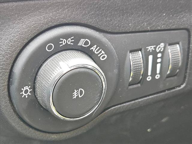 Used 2019 Jeep Compass Latitude w/ Cold Weather Group AWD/4WD image 14