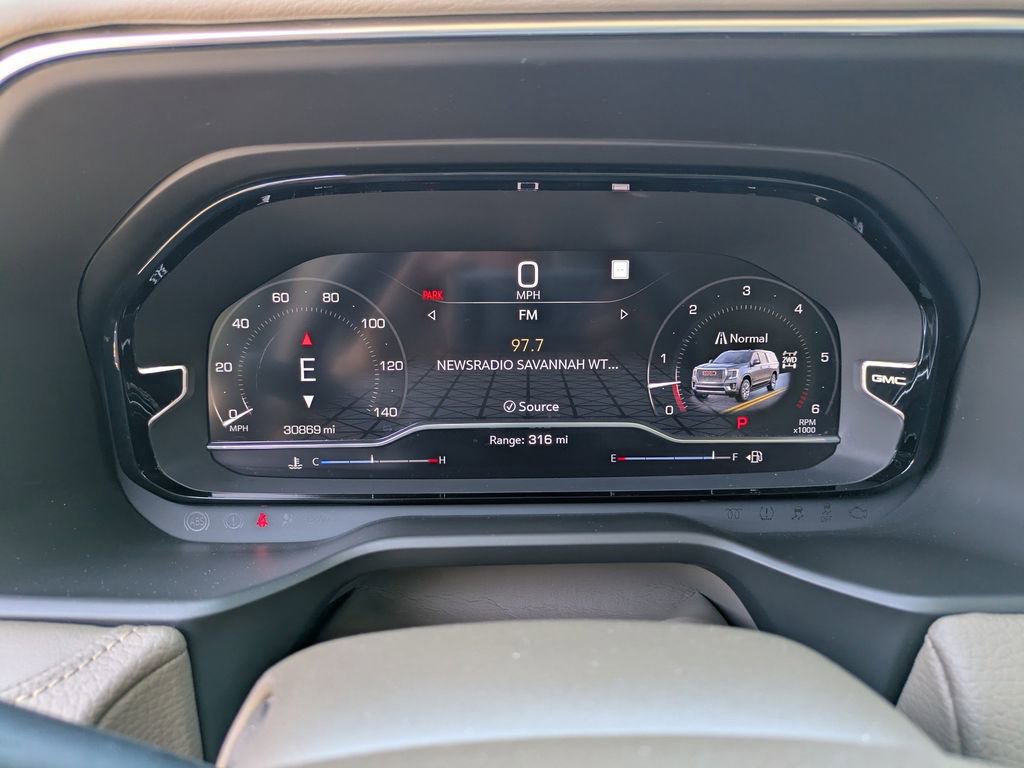 Used 2023 GMC Yukon XL Denali AWD/4WD image 30