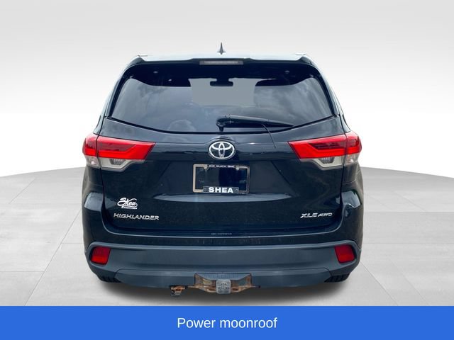 Used 2019 Toyota Highlander XLE AWD/4WD image 4
