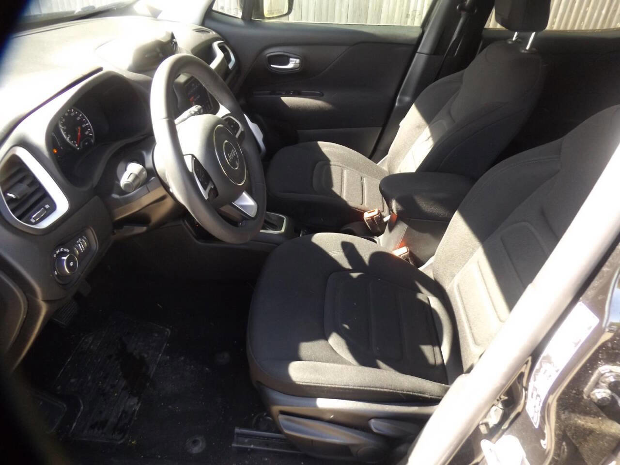 Used 2020 Jeep Renegade Latitude image 21