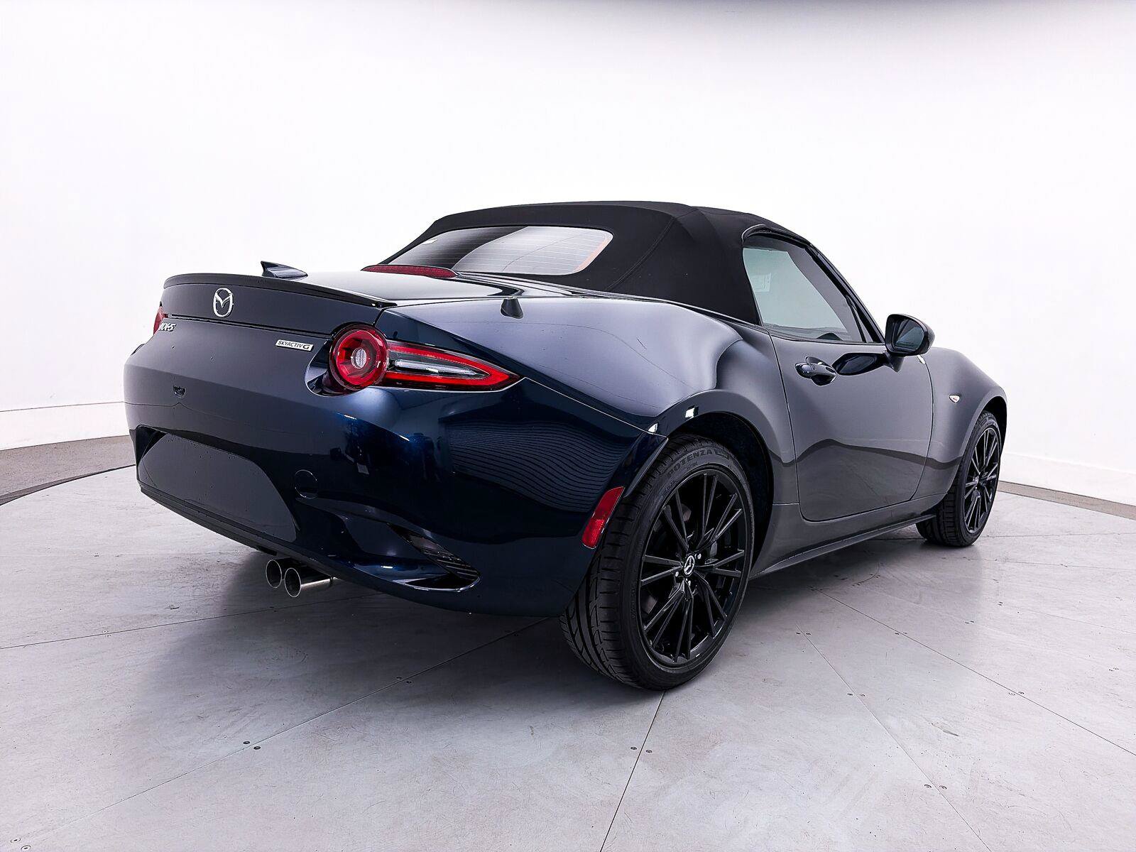 New 2026 MAZDA MX-5 Miata Club w/ Interior Package RWD image 13