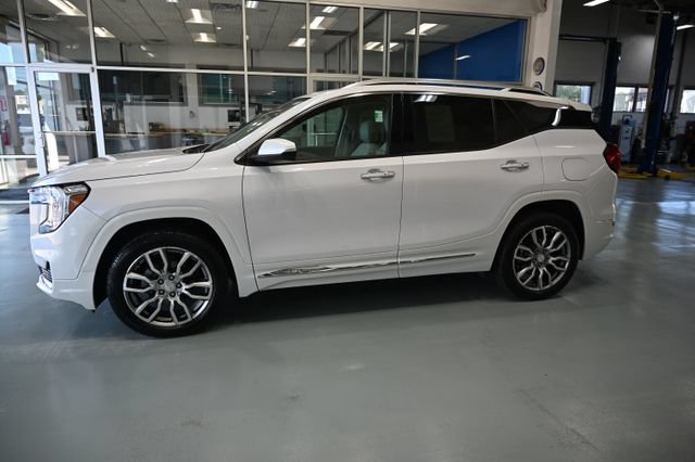 Used 2023 GMC Terrain Denali AWD/4WD image 7