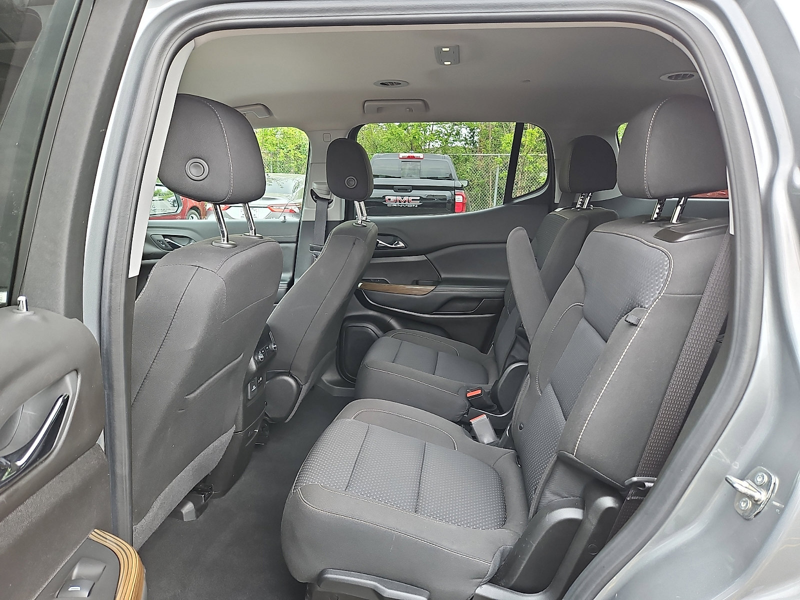Certified 2023 GMC Acadia SLE w/ Driver Convenience Package AWD/4WD image 10