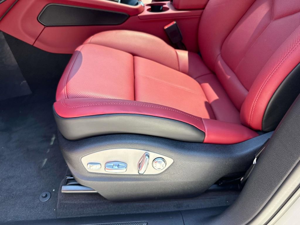New 2026 Porsche Macan S AWD/4WD image 21