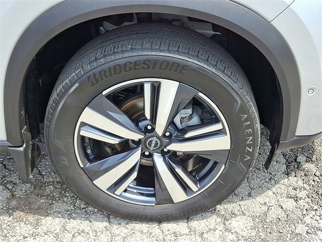 Used 2023 Nissan Rogue SL w/ SL Premium Package image 9