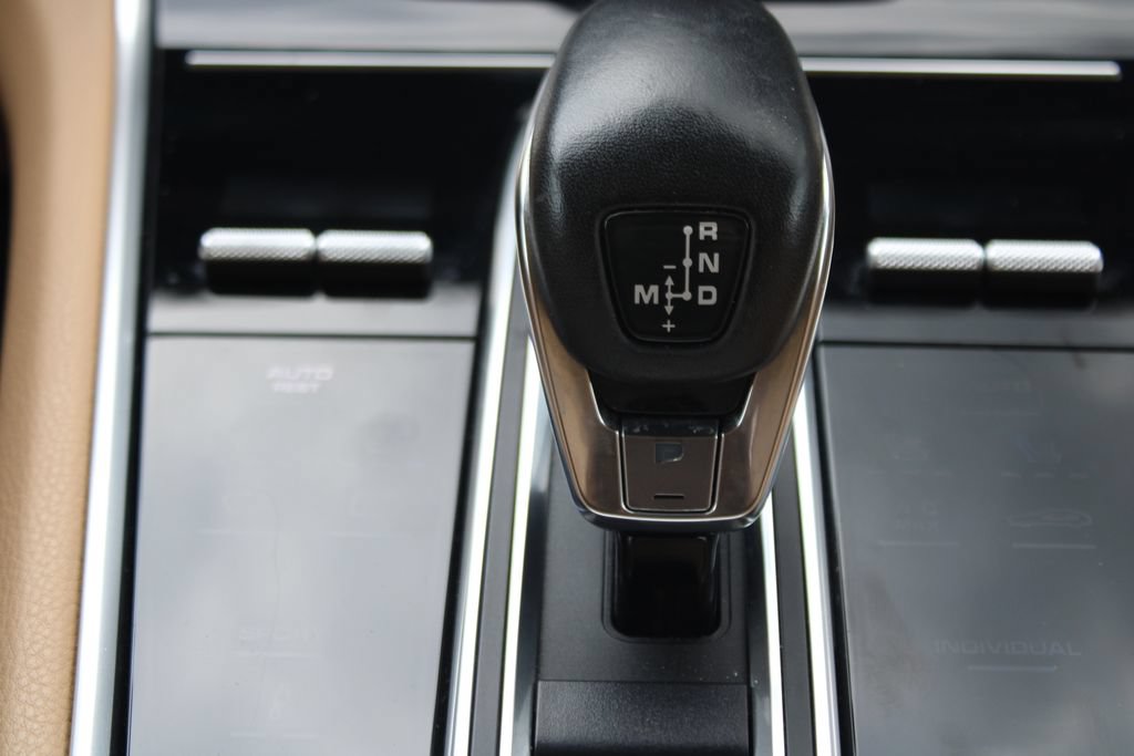 Used 2018 Porsche Panamera 4 AWD/4WD image 24