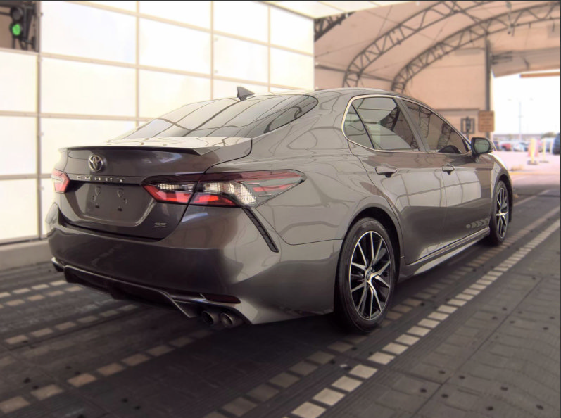 Used 2023 Toyota Camry SE FWD video 3