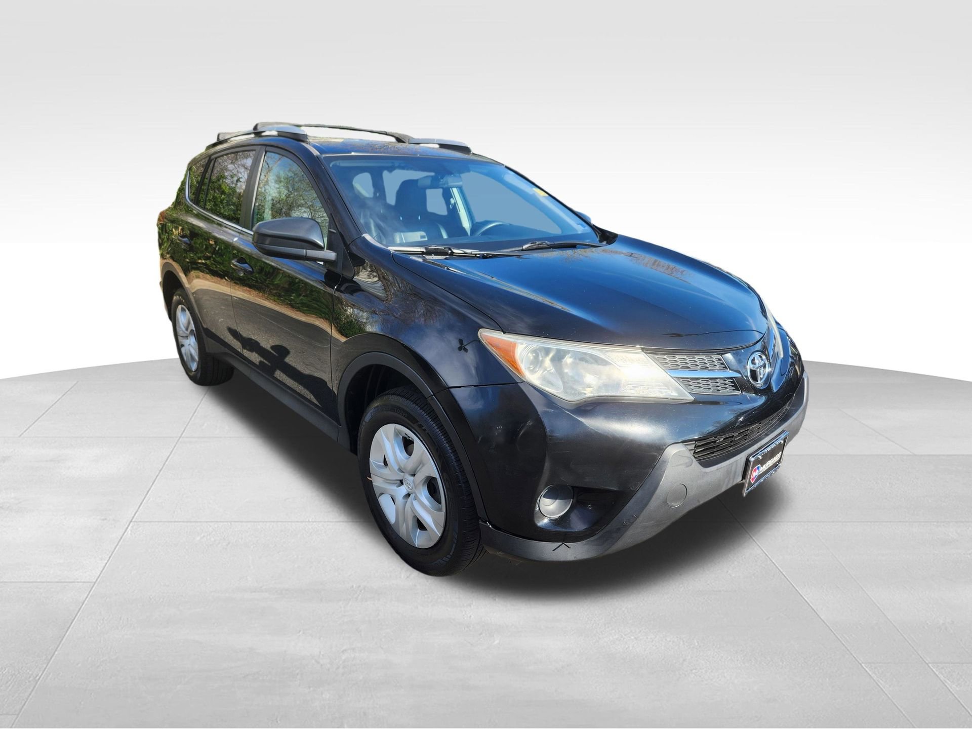 Used 2015 Toyota RAV4 LE image 15