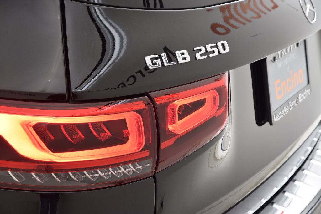 Used 2023 Mercedes-Benz GLB 250 image 13