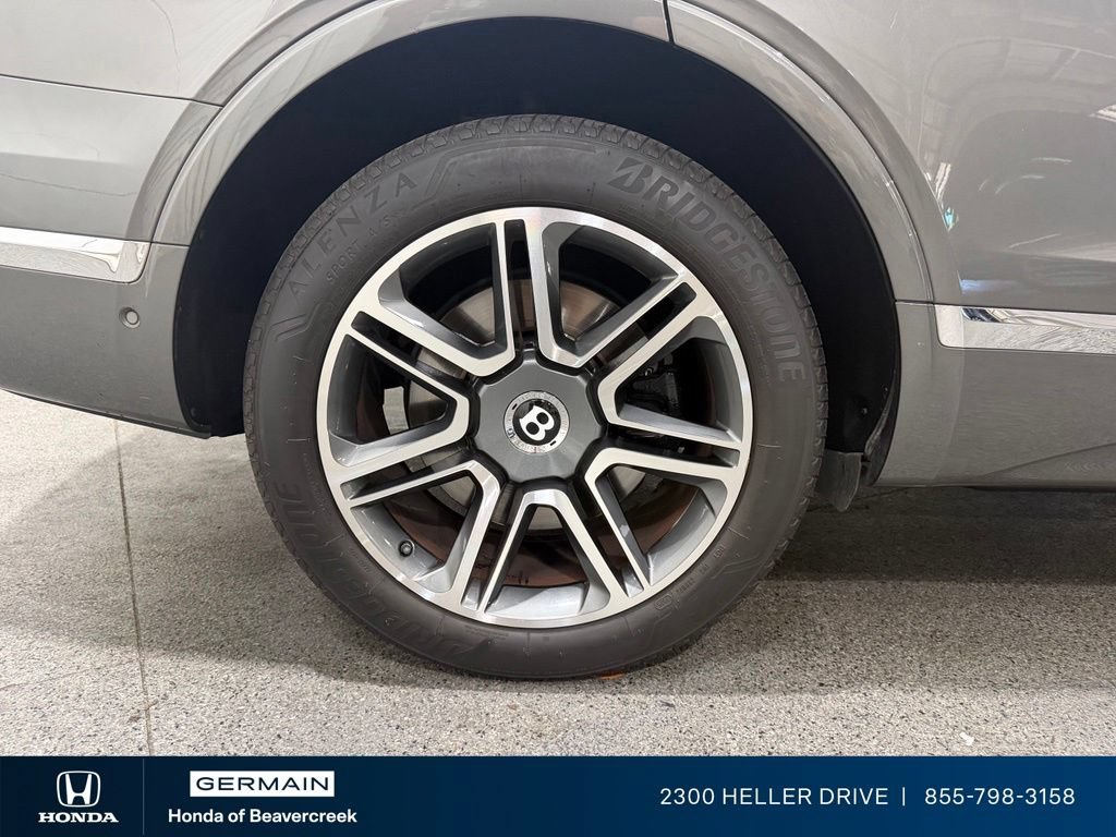 Used 2018 Bentley Bentayga AWD/4WD image 10