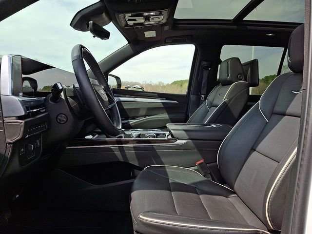 Used 2025 Cadillac Escalade Premium Luxury w/ Touring Package image 13