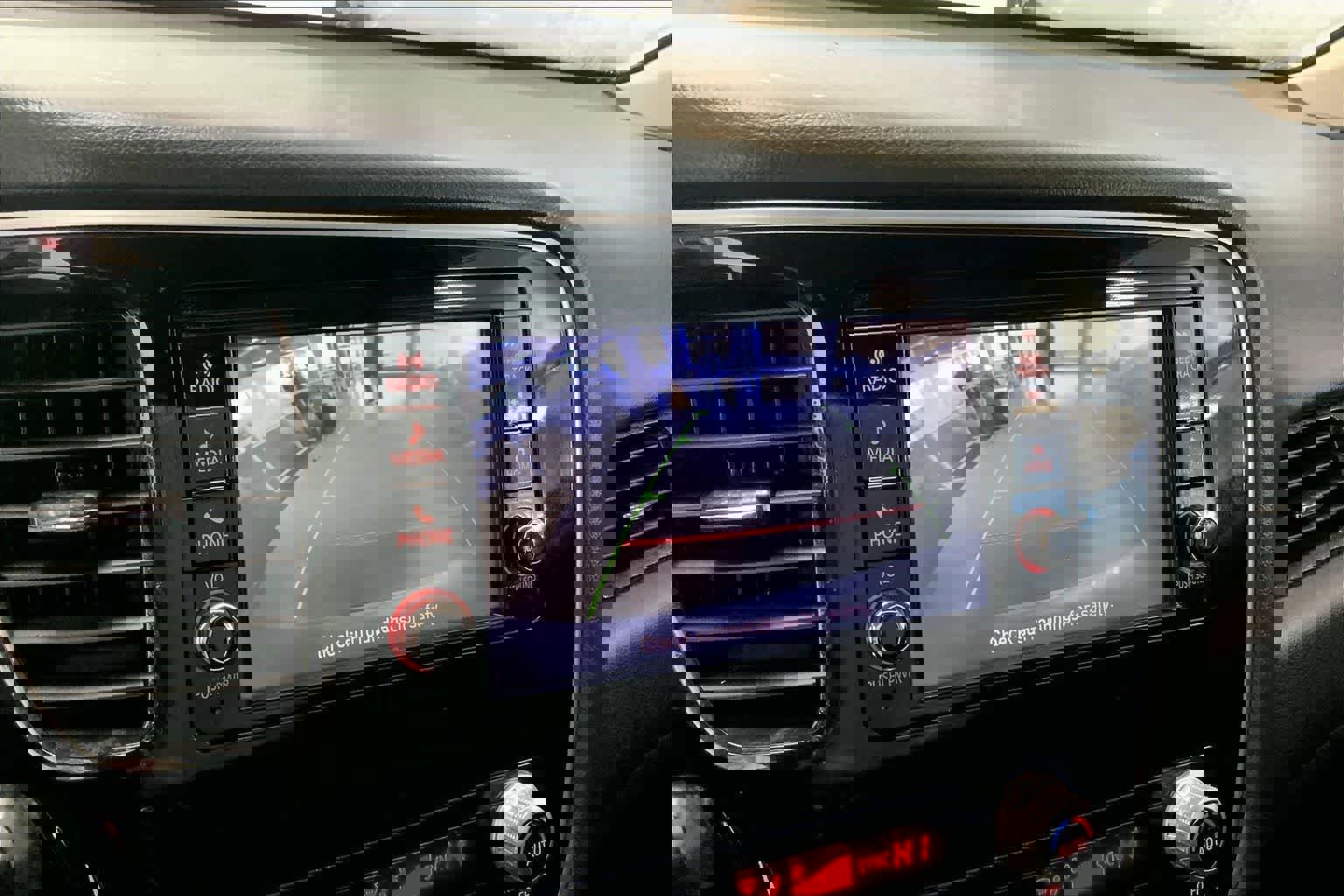 Used 2020 Mitsubishi Outlander ES image 23