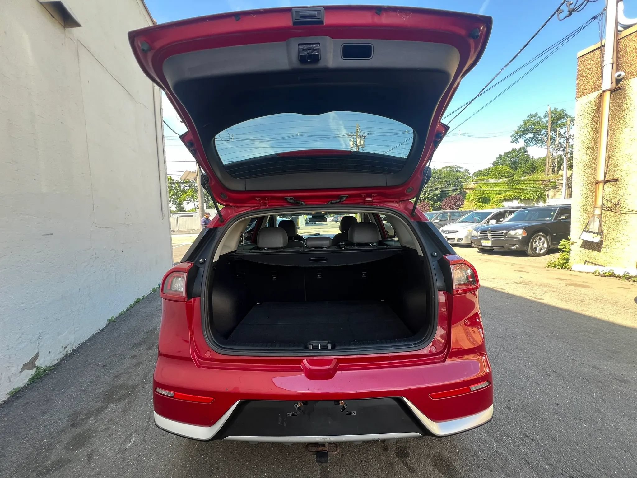 Used 2017 Kia Niro EX FWD image 9