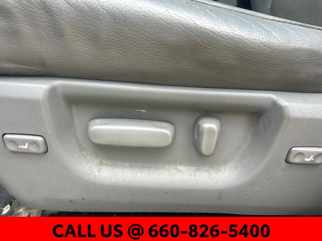 Used 2013 Toyota Tundra Limited w/ Memory Pkg AWD/4WD image 12