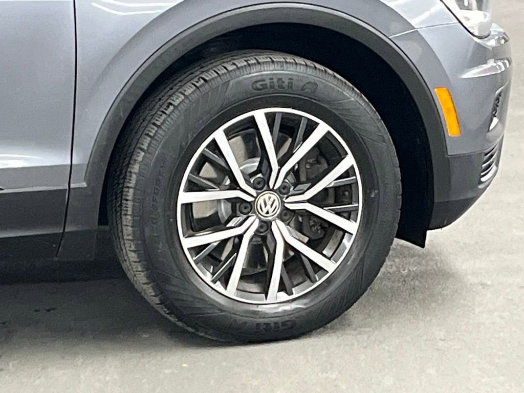 Used 2019 Volkswagen Tiguan SE w/ Panoramic Sunroof Package image 39