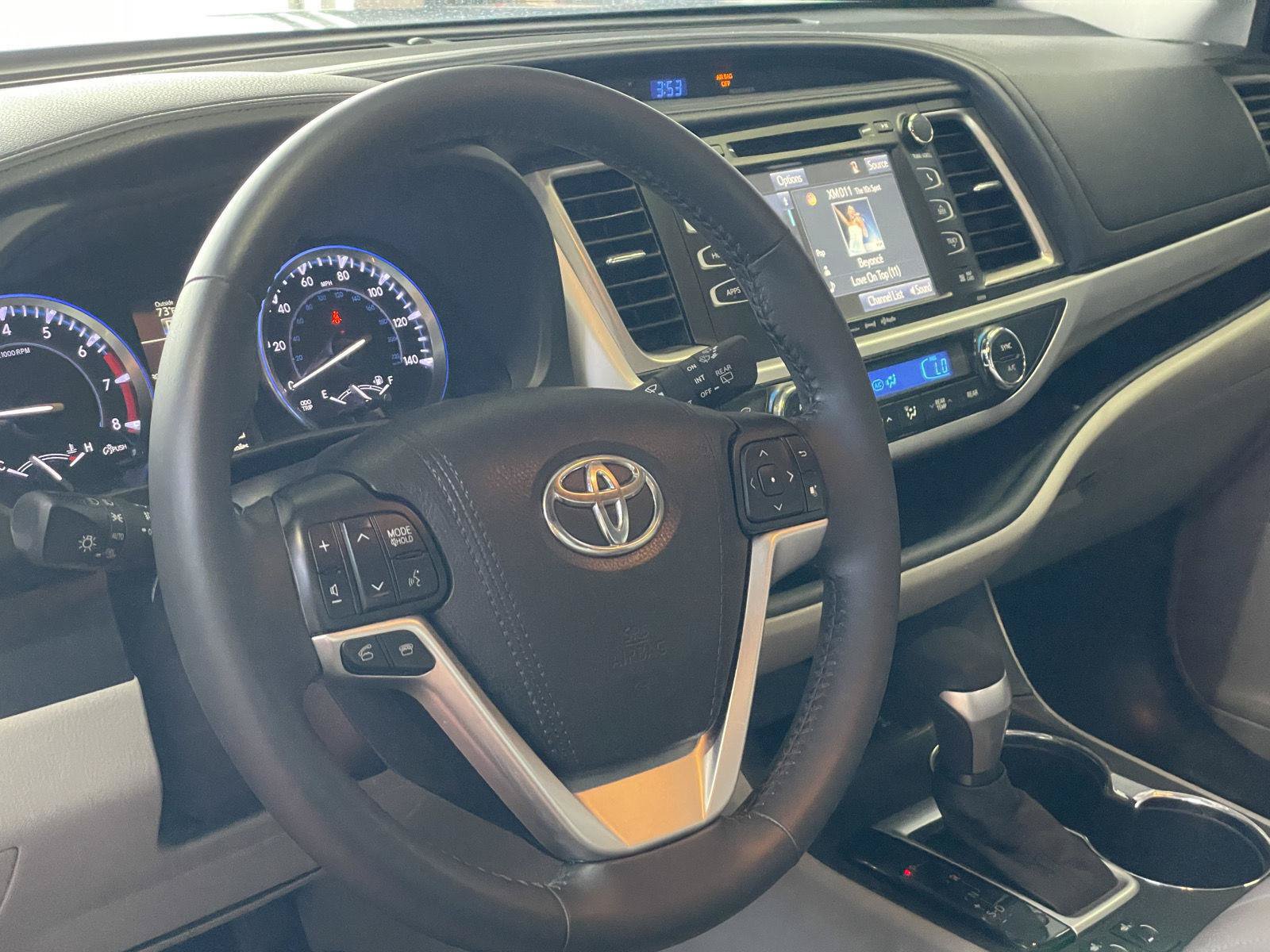 Used 2016 Toyota Highlander XLE AWD/4WD image 15