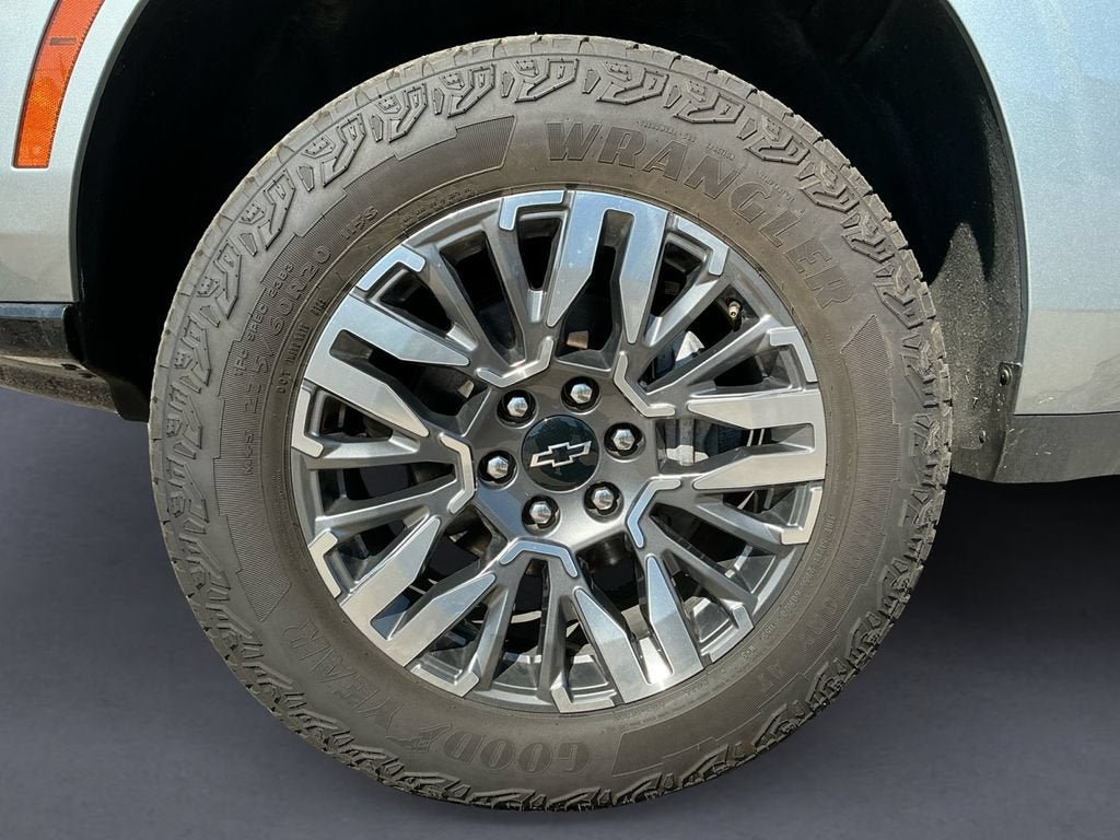 Used 2025 Chevrolet Tahoe Z71 AWD/4WD image 9