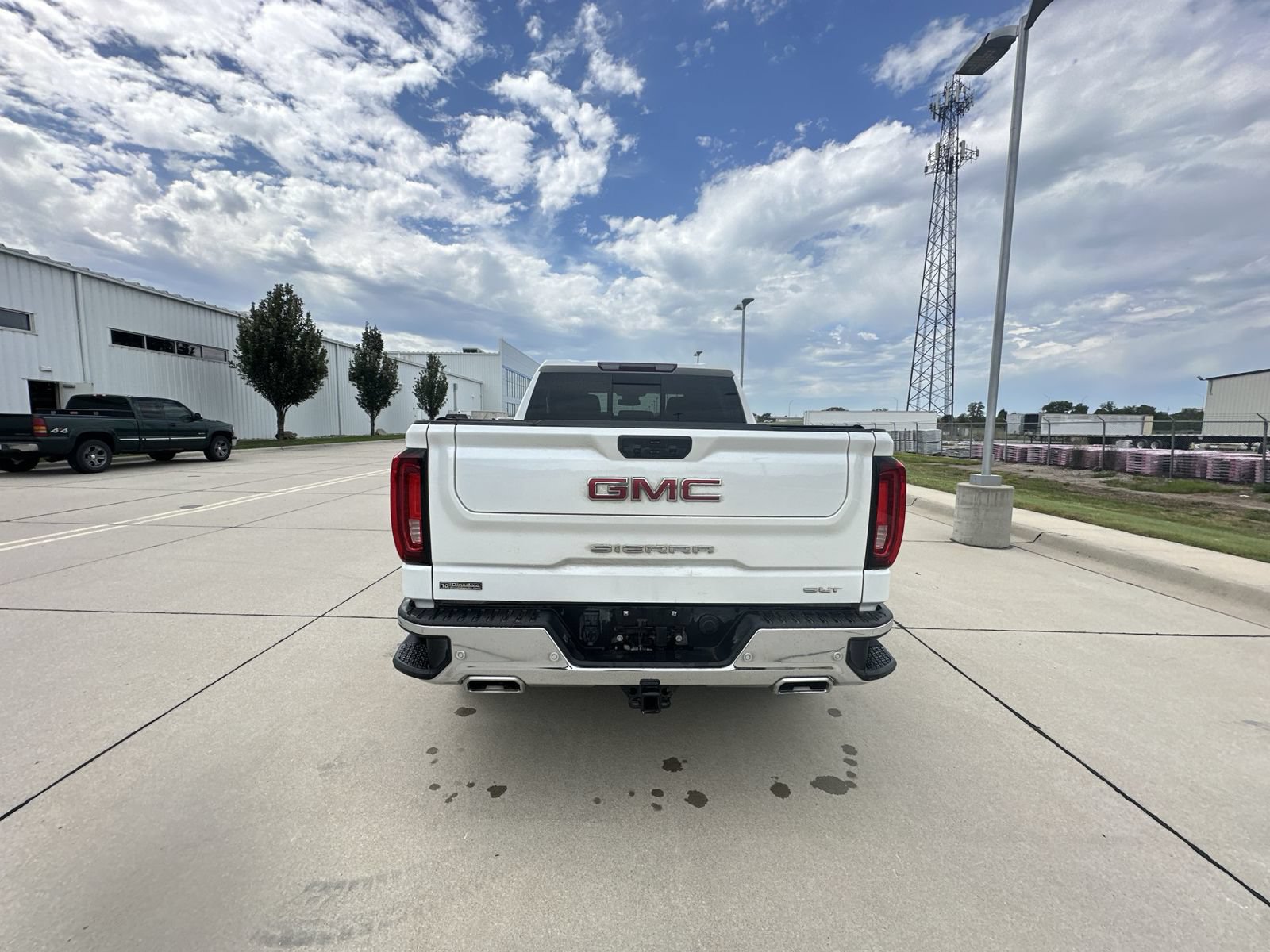 Used 2024 GMC Sierra 1500 SLT w/ SLT Premium Plus Package AWD/4WD image 10