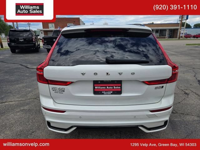 Used 2023 Volvo XC60 B5 Plus AWD/4WD image 5