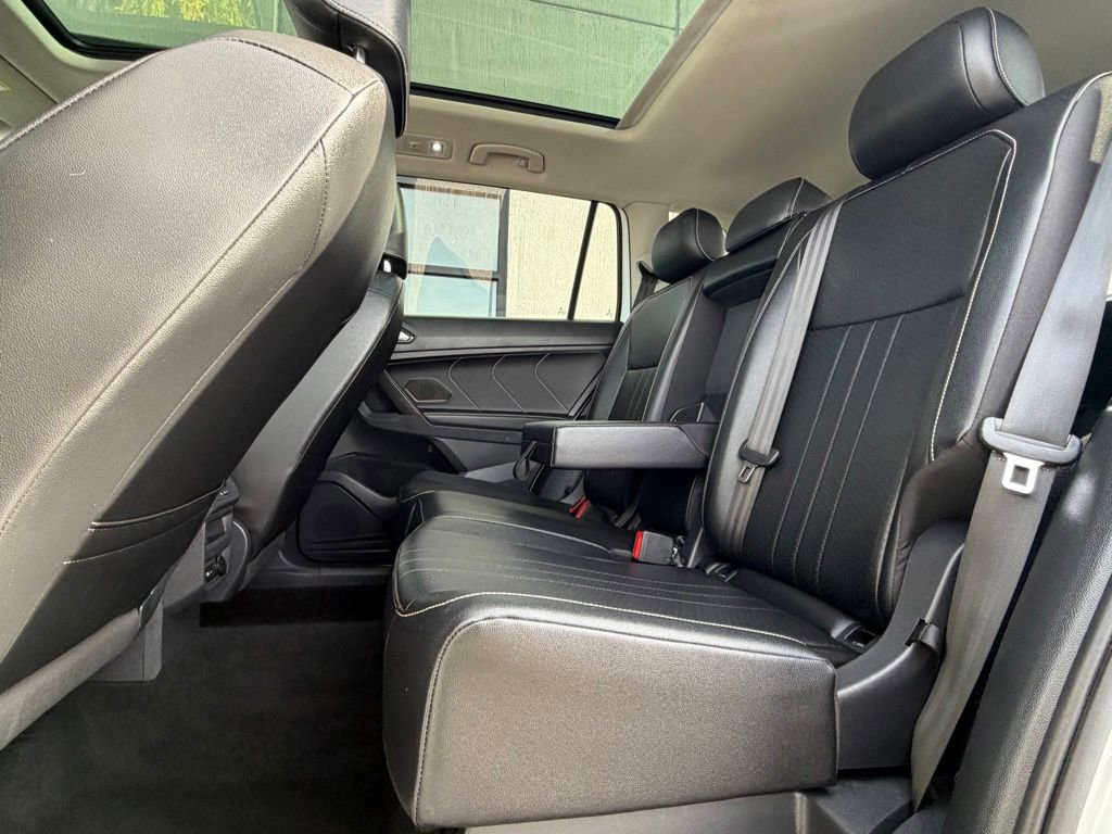 Used 2022 Volkswagen Tiguan SE w/ Panoramic Sunroof Package AWD/4WD image 18