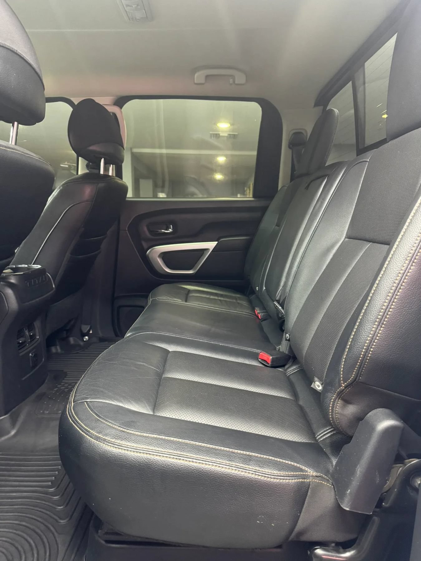 Used 2017 Nissan Titan SV RWD image 18