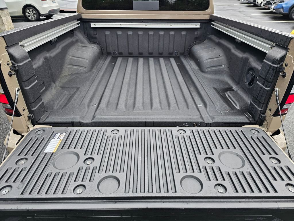 Used 2024 Nissan Frontier PRO-4X w/ Pro Convenience Package AWD/4WD image 13