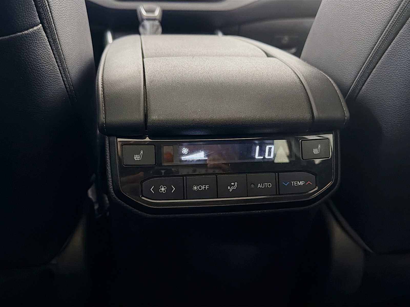 Used 2021 Toyota Highlander Platinum AWD/4WD image 46