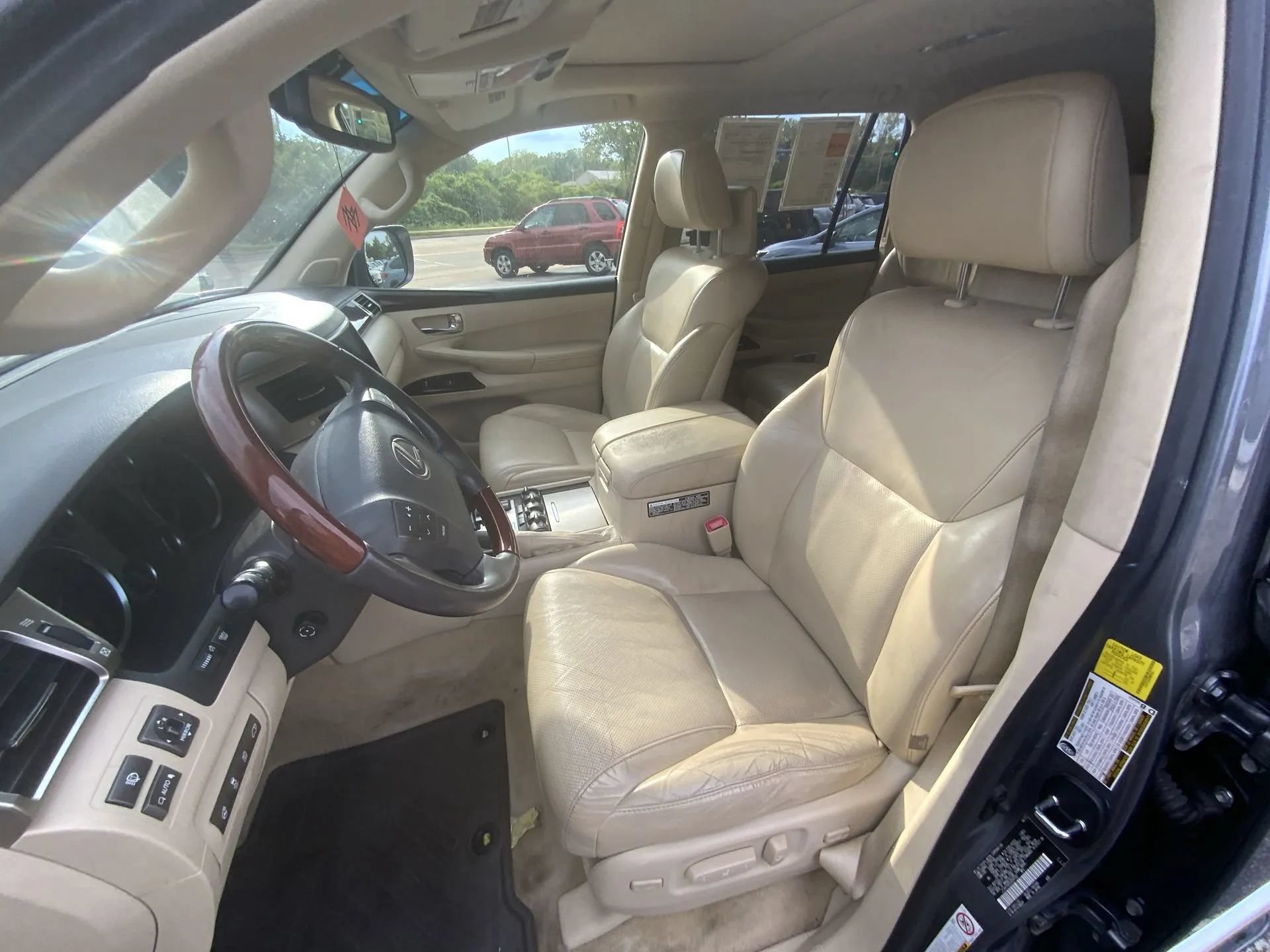 Used 2013 Lexus LX 570 4WD w/ Luxury Pkg image 13