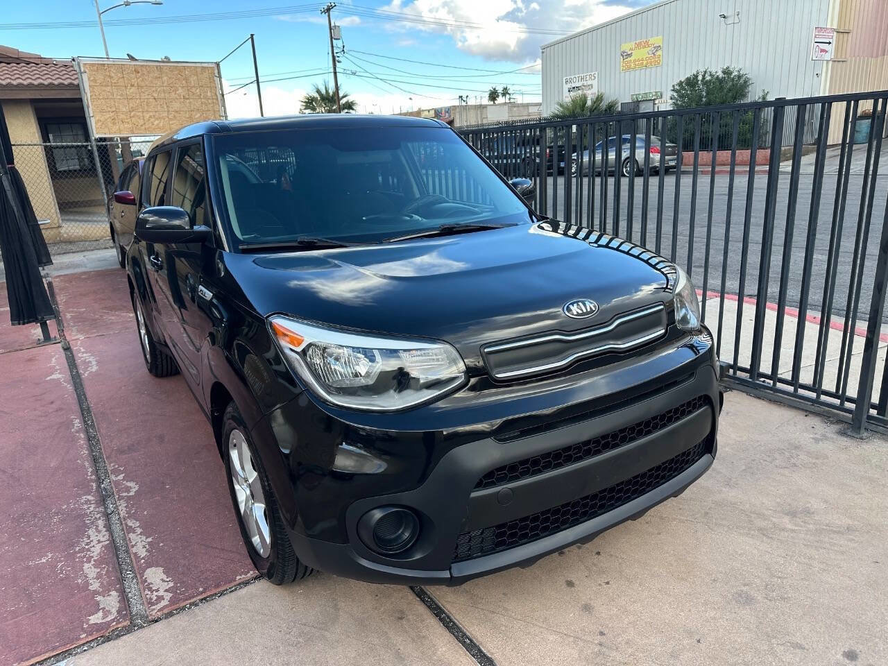 Used 2018 Kia Soul FWD image 2