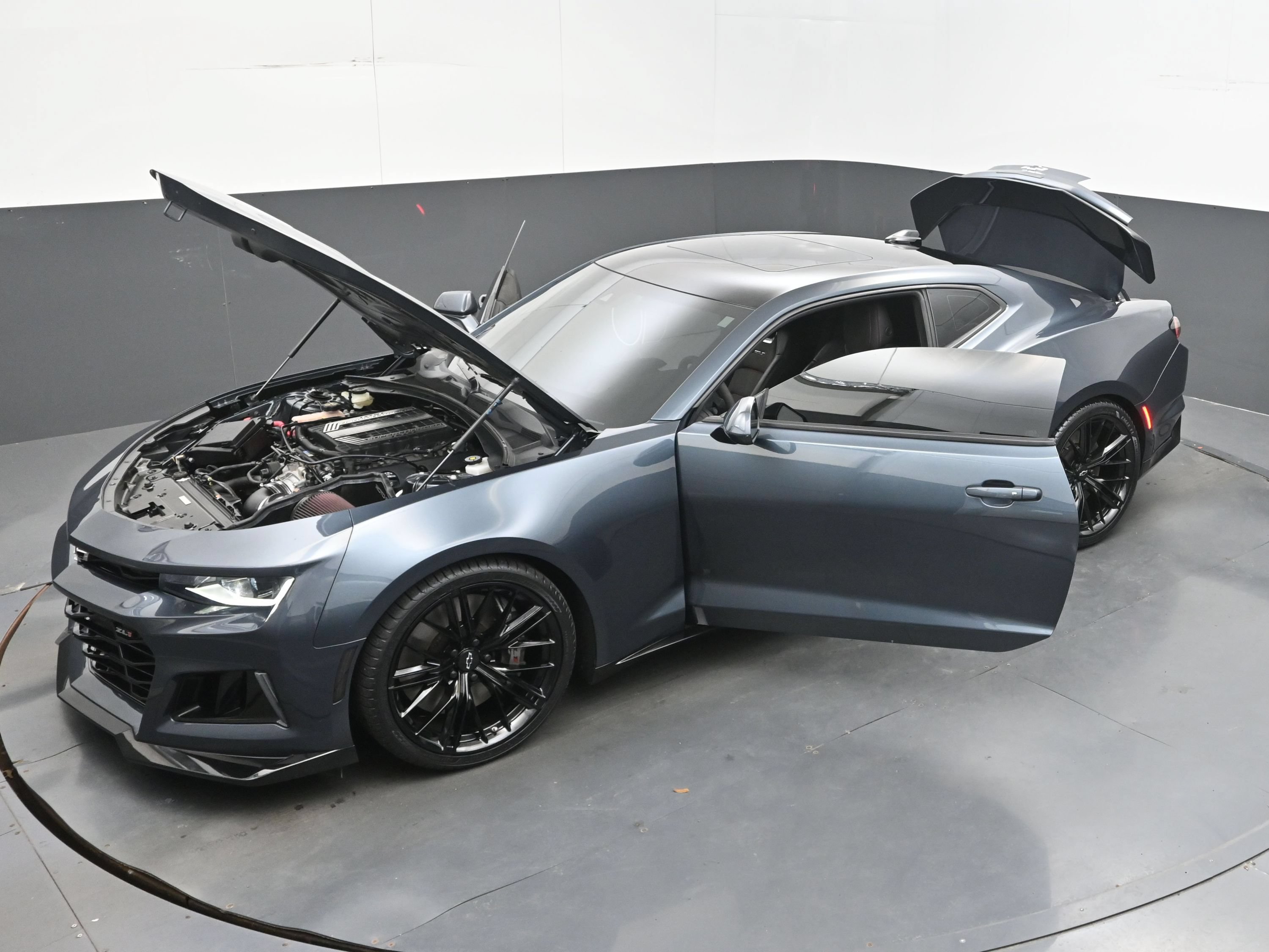 Used 2021 Chevrolet Camaro ZL1 w/ LPO, ZL1 Protection Package RWD image 48
