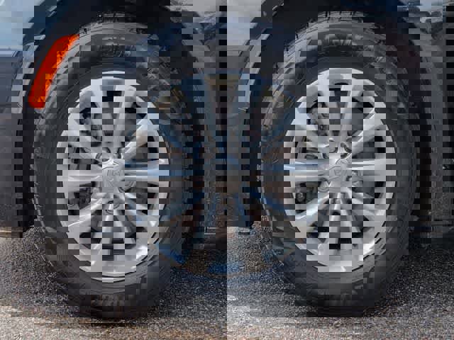 Used 2018 Chrysler Pacifica Touring-L Plus image 14