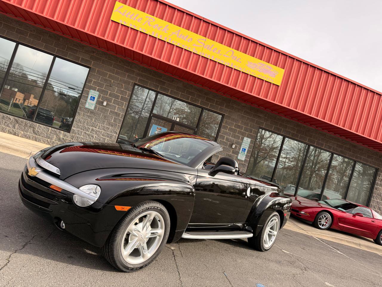 Used 2003 Chevrolet SSR w/ Preferred Equipment Group RWD image 12