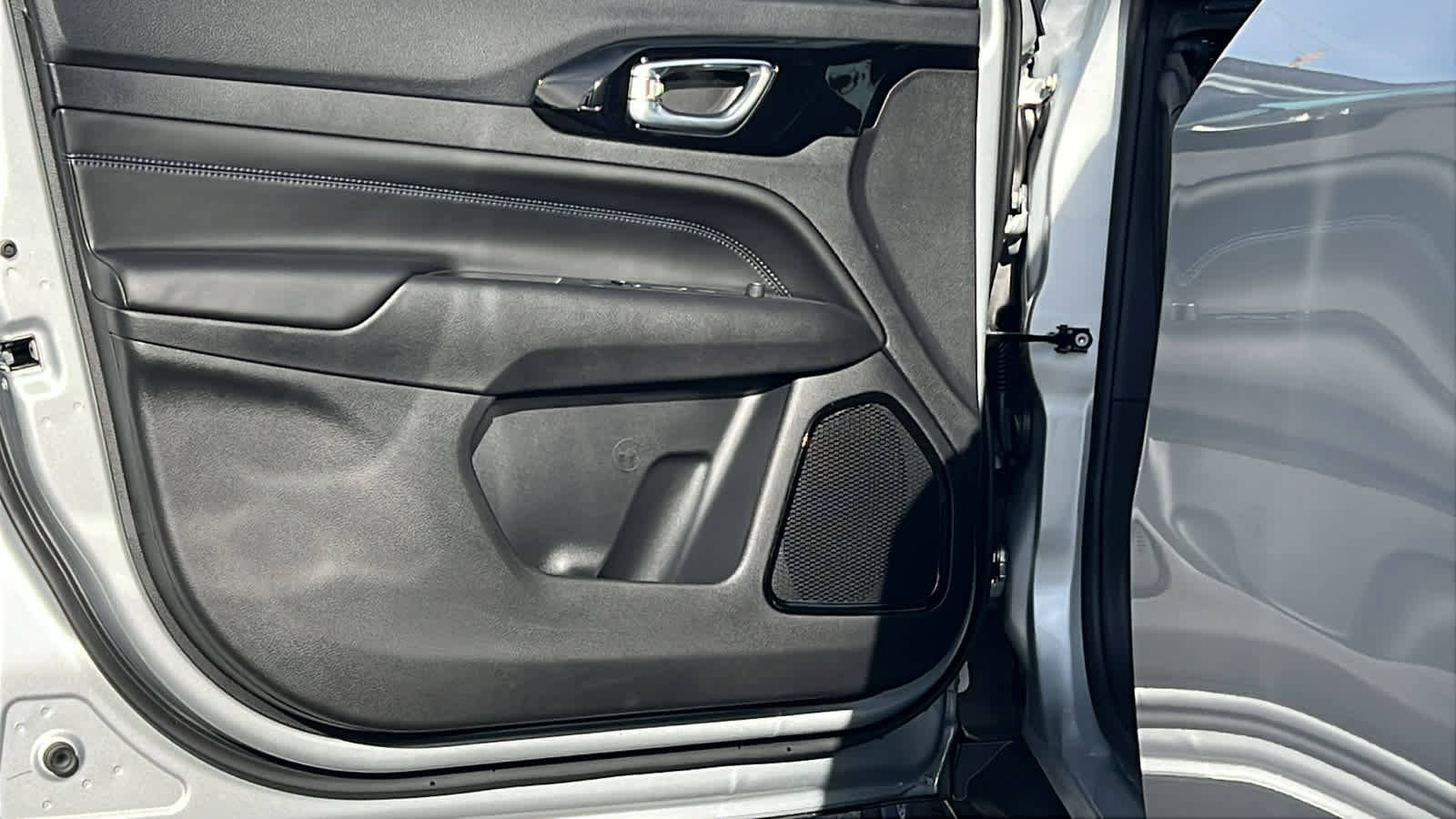 New 2026 Jeep Compass Latitude image 23