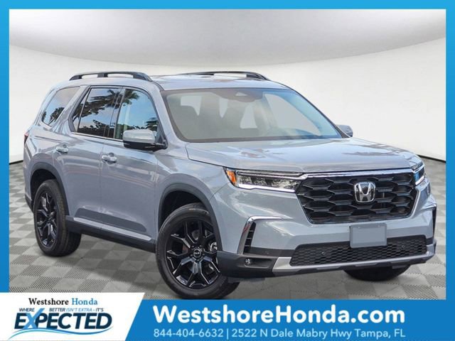 New 2025 Honda Pilot Touring image 1