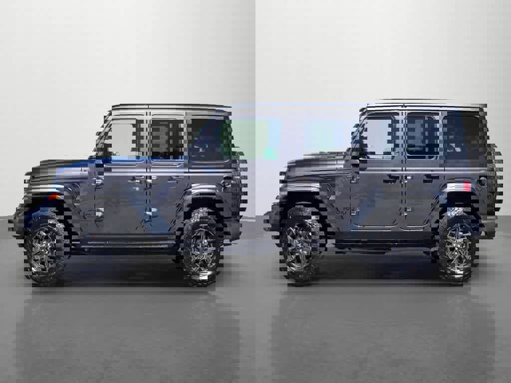 Used 2024 Jeep Wrangler Sport S image 3