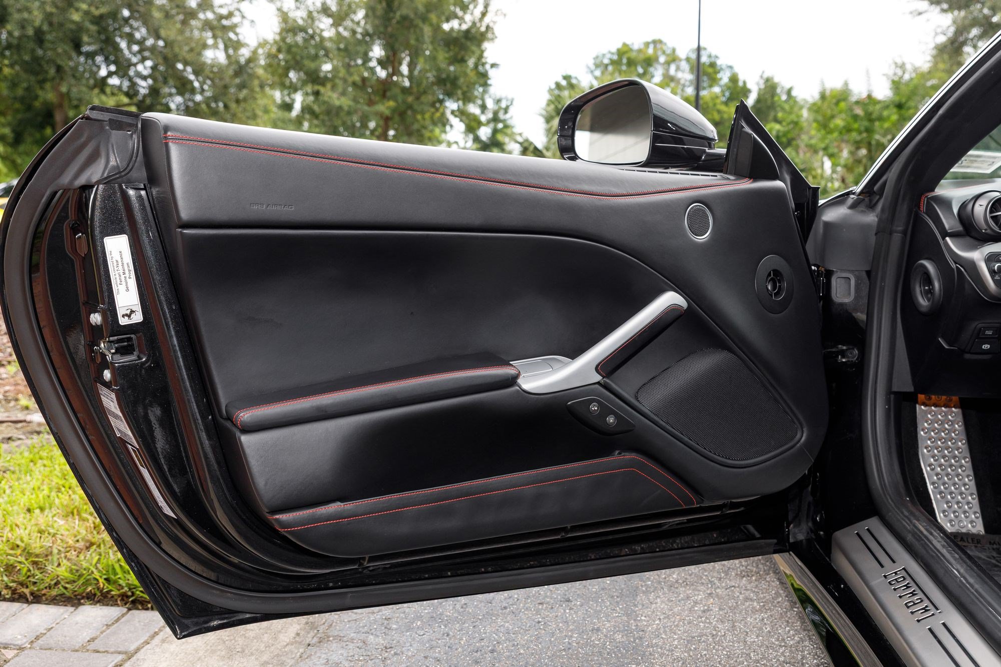 Used 2014 Ferrari F12 Berlinetta RWD image 34